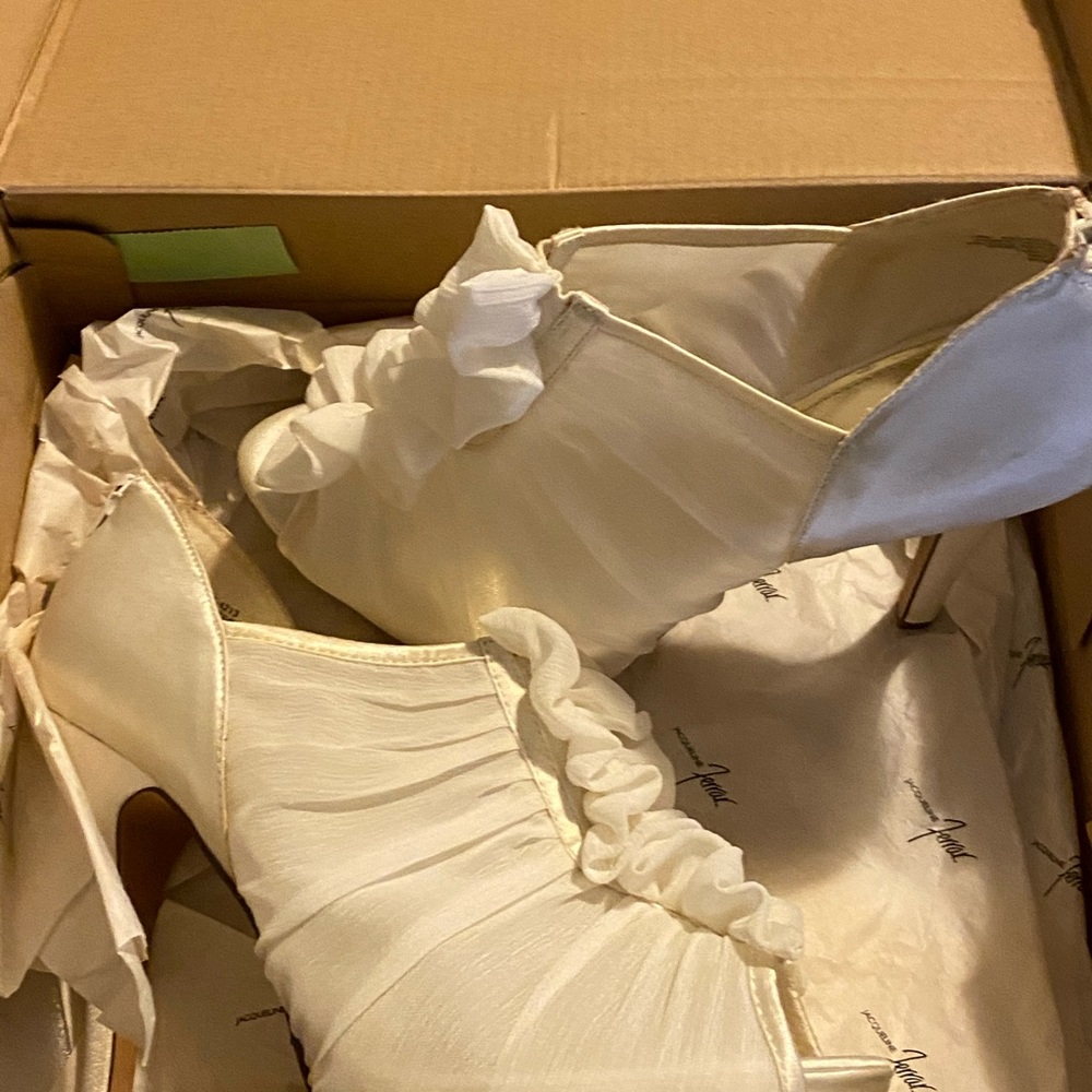 Beautiful bridal heels! Gently used, worn once,